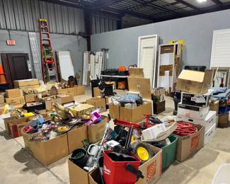 Box Lots of misc household items and Decor Orlando Estate Auction
