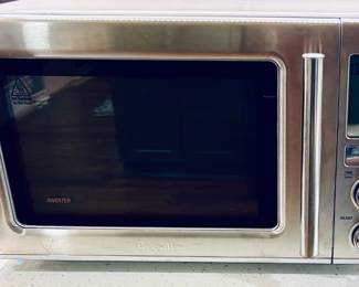 Breville Combi Wave 3 in 1 Oven. Will pre sell.