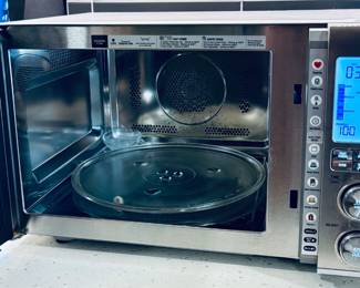 Breville Combi Wave 3 in 1 Oven. Will pre sell.