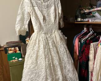 Vintage Wedding Dress - So Cute!