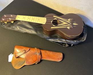 Ukelele, Red Duck Holster