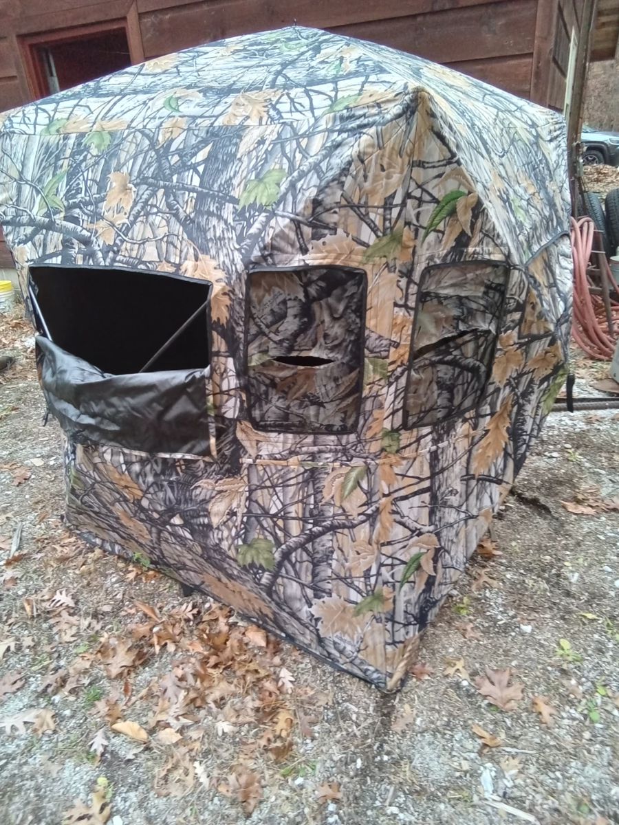 Deer hunting, blind. As-is