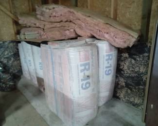 Owens, Corning faced insulation.R19 6.25×23×93