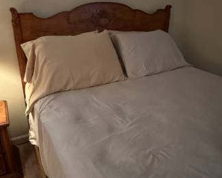 Bed with footboard and headboard - Oak - just lovely!