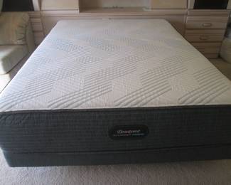 Queen-Size Mattress by "Beautyrest" Hybrid