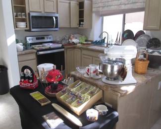 Fabulous Array of Vintage Kitchen Items, Including "KitchenAid" Mixer Ultra Power +