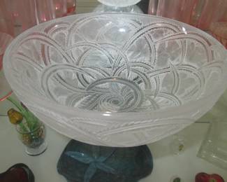 9"Lalique Crystal "Pinsons" Bowl, Original Design, 1933