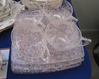 Vintage Hazel-Atlas Pink 'Spaghetti Drizzle' Glass Set 4-Plates & 4-Cups