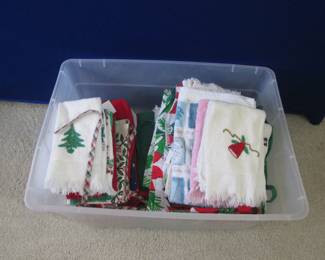Fingertip & Holiday-Themed Towels