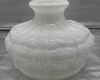 Aladdin shade. https://modestlambestatesales.hibid.com/