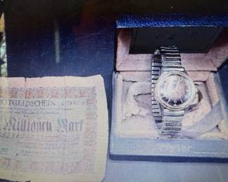 Vintage. Wristwatch. https://modestlambestatesales.hibid.com/