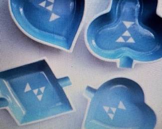 Suited ashtrays. https://modestlambestatesales.hibid.com/