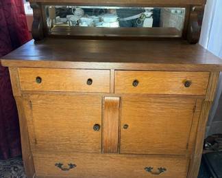 Antique oak buffet. Mirror. https://modestlambestatesales.hibid.com/