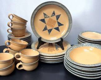 Vintage Pfaltzgraff Dinnerware 42pc