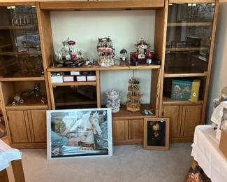 Oak entertainment/display cabinet