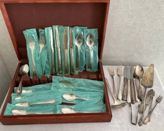 Vintage Oneida Meadowbrook or Heather Pattern Wm. A. Rogers Silver Plated Flatware 