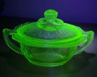 Vintage Vaseline Uranium Green Glass Princess Sugar Bowl
