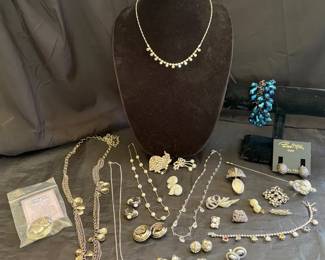 581 Silver Sparkles Costume Collection