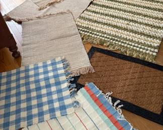 617 Throw Rugs Galore 