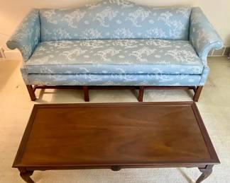 118 Chippendale Style Sofa W Coffee Table