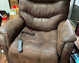 Reclining lift chair