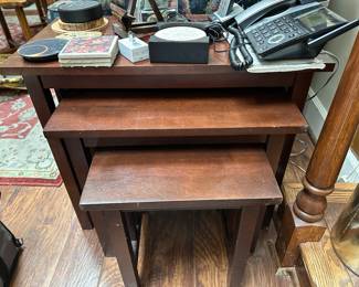 Nesting side tables