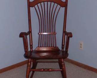 ROCKING CHAIR
