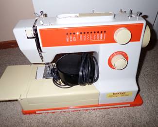 SEWING MACHINE