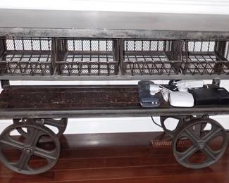 METAL TROLLY W/METAL MESH BASKETS /METAL WHEELS
