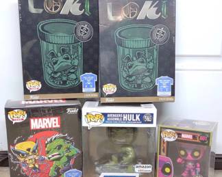 5 Marvel Funko POP! Figures & T-Shirts Sealed