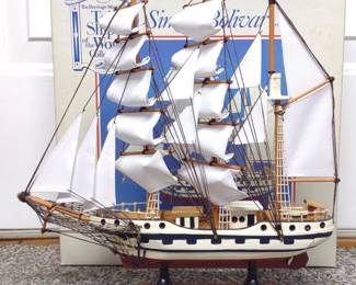 Simon Bolivar Ship Replica in Box (Complete)