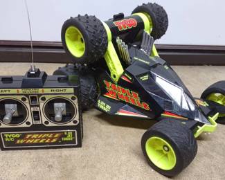 Tyco Triple Wheels 6 Volt Turbo RC Car Toy