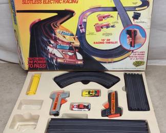 1988 Road Champs Lane Shifters Slot Car Set & Cars