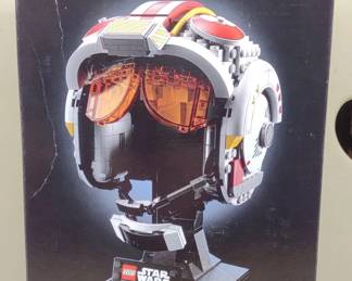 Sealed LEGO Star Wars Luke Skywalker Helmet 75327
