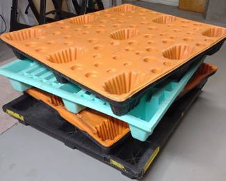 4 Heavy Duty Plastic Shipping Pallets