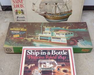3 Vintage Ship Models in Box (Pyro & Lindberg)