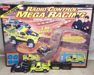 Tyco RC Mega Racing Toy Race Track (complete)