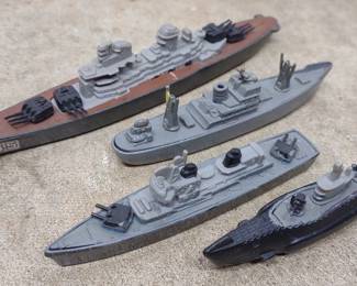 4 Tootsietoy Diecast Battleship Toys