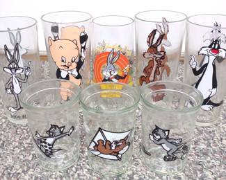 Vintage 1973 Looney Tunes Character Glasses