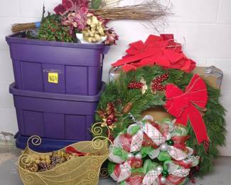 Christmas Wreaths, Garland & Decor
