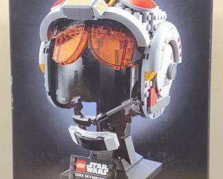 Sealed LEGO Star Wars Luke Skywalker Helmet 75327