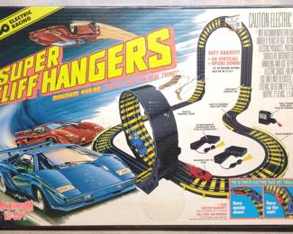 Tyco Super Cliff Hangers Slot Car Set