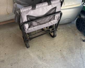 Folding rolling wagon