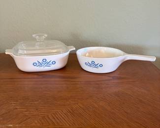 Vintage Corning Ware Blue Cornflower casserole dish with lid
Vintage Corning Ware Blue Cornflower "Menu-Ette"