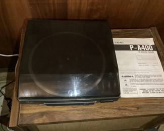 TEACPA400 Turntable