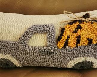 Little people's pillow