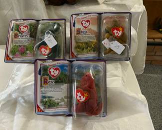 Rare set of three vintage collectibles.  Can bring as much as $1,000 - $5000.  Willing to part with set for $500.