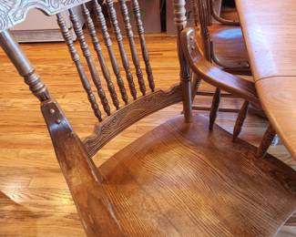 Vintage Oak Spindle Back Chair. 