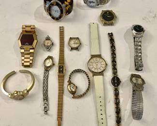081: Ladies’ Wristwatch Collection