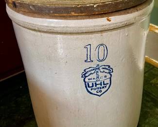 044: Antique Large Lidded #10 Crock